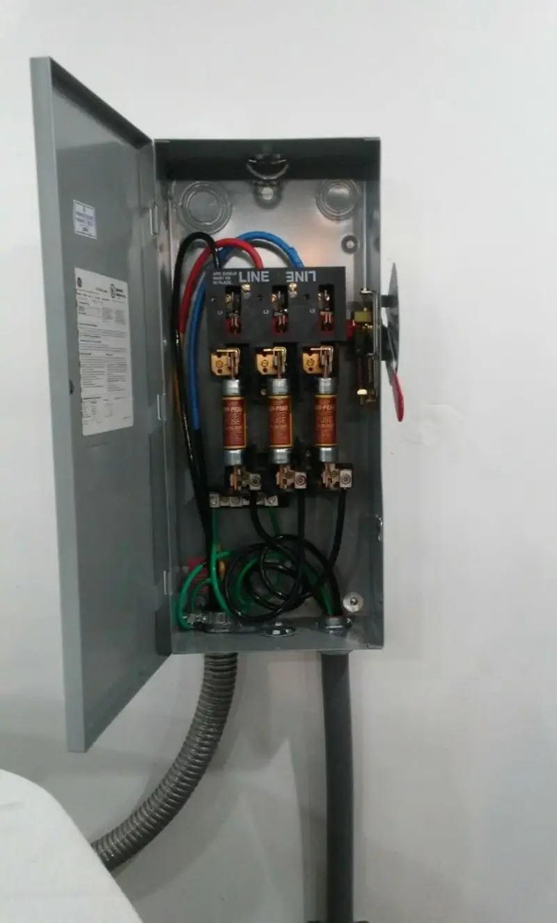 Three-phase disconnect switch installed for Smoke Detector Installation in Lee